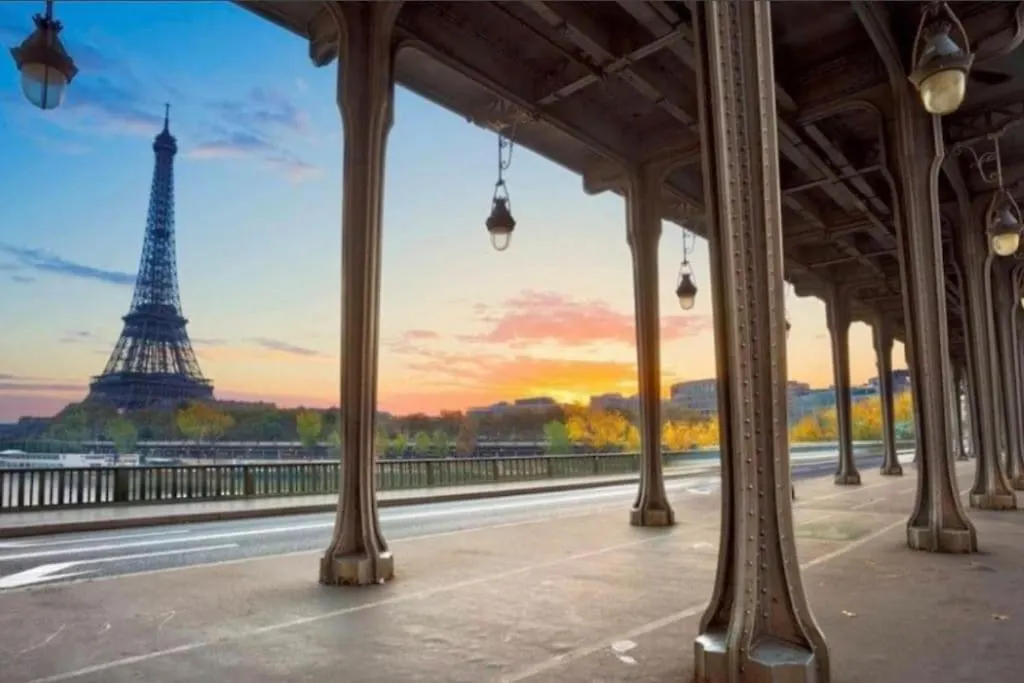Duplex Apartment Bir-Hakeim Bridge 巴黎